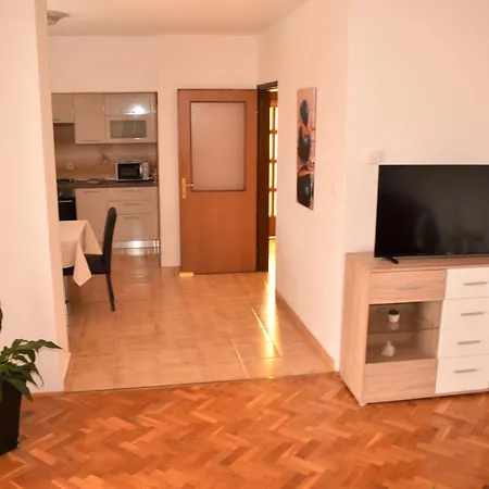 Mirela Apartman