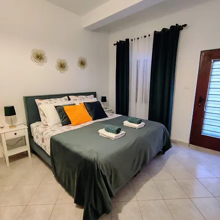 Apartment Mirela *