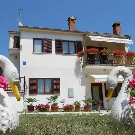 Mirela Apartment *
