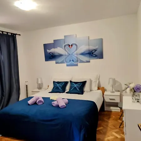 Mirela Appartement *