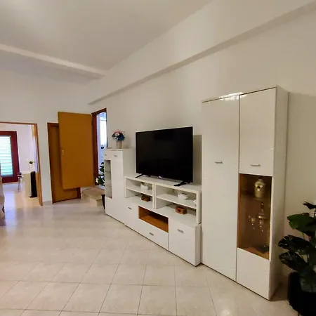 Διαμέρισμα Mirela Ρόβινι