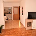 Mirela Apartment